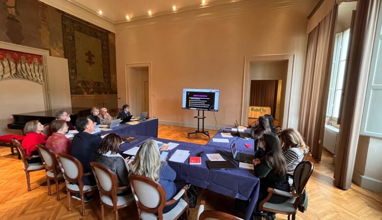 Comienza la transformación digital con DHTHEATRE